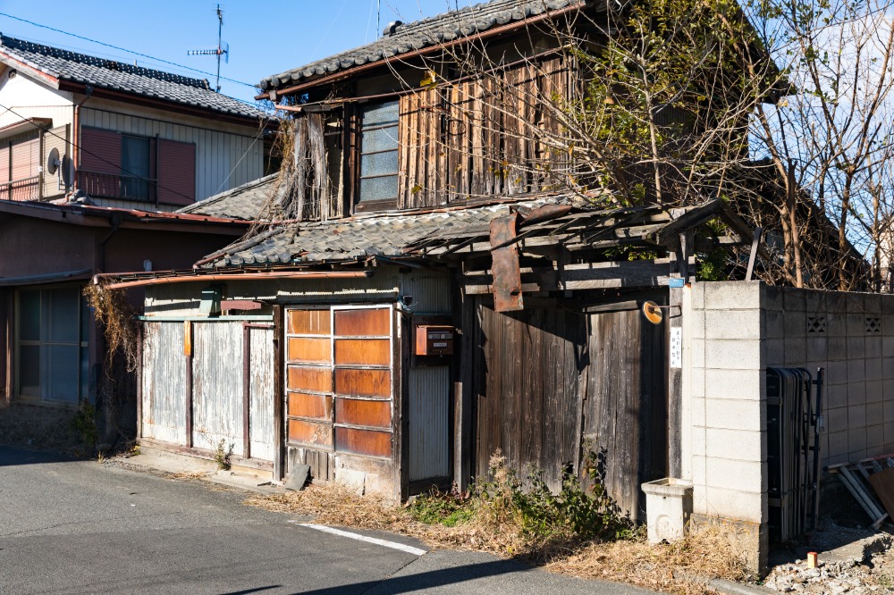 補助金を活用した危険家屋解体